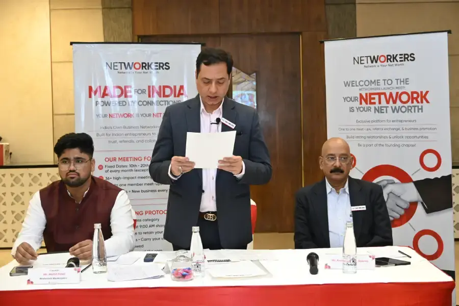 A member presenting to the chapter under a Networkers banner